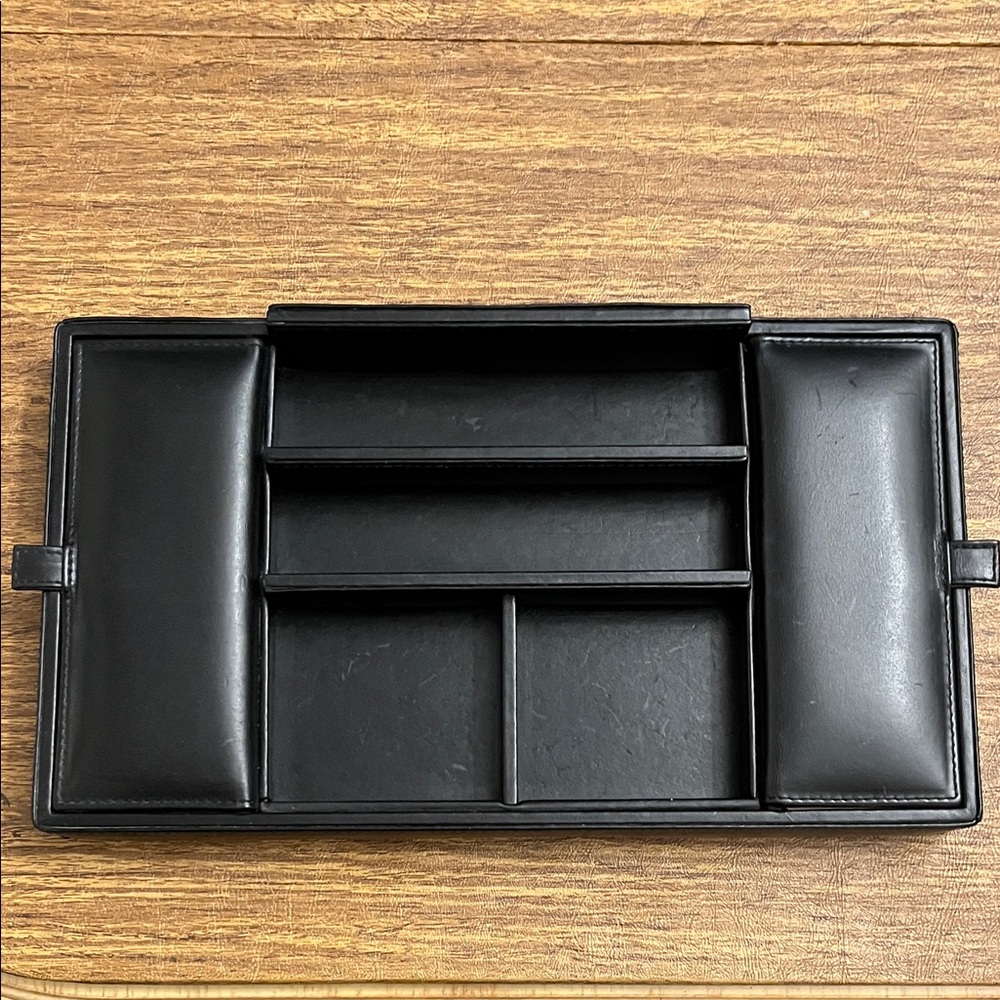 Coach Black Leather Valet Jewelry Watch Wallet 4 Trays and Two Side Suede Lining